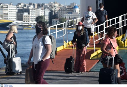 Κορωνοϊός: Η επιστροφή των εκδρομέων προκαλεί «τρόμο» στις ΜΕΘ - Στο «κόκκινο» τα ελληνικά νησιά - πράσινος τύπος