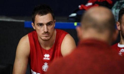 Αντζουσιτς: «Παίξαμε καλή άμυνα, μεγάλη στιγμή η πρώτη μας νίκη στην Ευρωλίγκα»