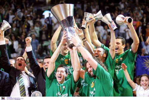 Σαν σήμερα η καλύτερη ομάδα στην ιστορία του ευρωπαϊκού μπάσκετ έραβε το 5ο αστέρι! (pics+vid)