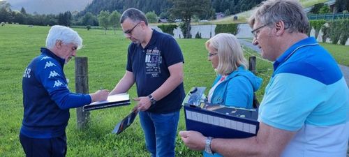 Ζευγάρι στην Αυστρία περίμενε τον Γιοβάνοβιτς για αυτόγραφα